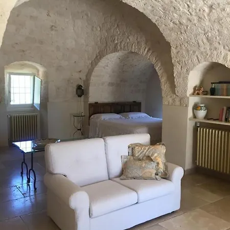 Trulli Apulia- Valle D'itria- * מרטינה פרנקה